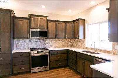 240 SW Jefferson St, Sheridan, OR 97378 - Photo 3