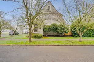 1036 NE Cowls St, McMinnville, OR 97128 - Photo 1