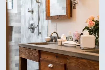 1036 NE Cowls St, McMinnville, OR 97128 - Photo 25