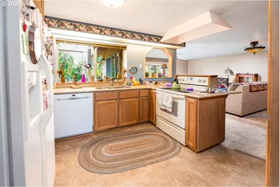 204 Carthage Ave, Eugene, OR 97404 - Photo 15