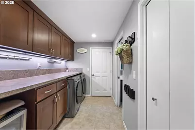 558 NE Joanne Cir, Hillsboro, OR 97124 - Photo 19