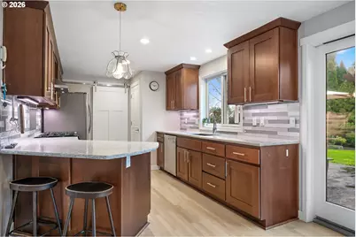 558 NE Joanne Cir, Hillsboro, OR 97124 - Photo 13