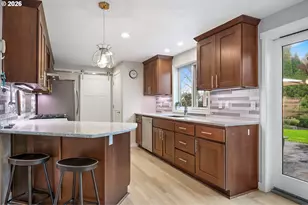 558 NE Joanne Cir, Hillsboro, OR 97124 - Photo 13