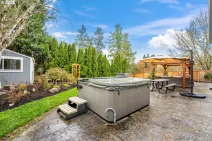 558 NE Joanne Cir, Hillsboro, OR 97124 - Photo 35