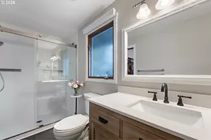 558 NE Joanne Cir, Hillsboro, OR 97124 - Photo 23