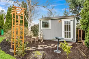 558 NE Joanne Cir, Hillsboro, OR 97124 - Photo 33