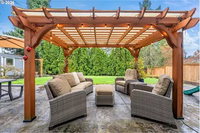 558 NE Joanne Cir, Hillsboro, OR 97124 - Photo 31