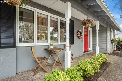 558 NE Joanne Cir, Hillsboro, OR 97124 - Photo 3