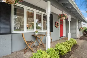 558 NE Joanne Cir, Hillsboro, OR 97124 - Photo 3