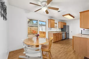 1716 SE 157th Ave, Portland, OR 97233 - Photo 7