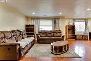 115 Saxon Pl, Junction City, OR 97448 - Photo 11