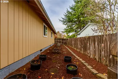 115 Saxon Pl, Junction City, OR 97448 - Photo 25