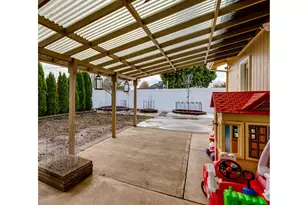 115 Saxon Pl, Junction City, OR 97448 - Photo 21