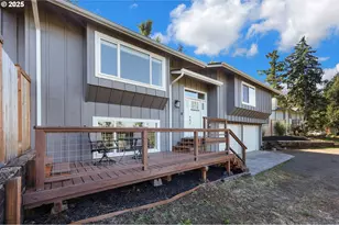 745 S 71st St, Springfield, OR 97478 - Photo 7