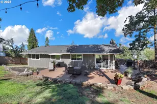 745 S 71st St, Springfield, OR 97478 - Photo 5