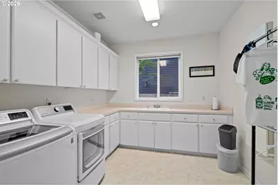 9534 NW Engleman St, Portland, OR 97229 - Photo 21