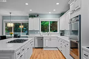 9534 NW Engleman St, Portland, OR 97229 - Photo 5