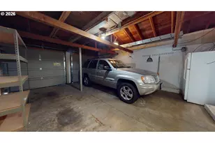 354 V St, Springfield, OR 97477 - Photo 29