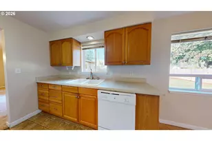354 V St, Springfield, OR 97477 - Photo 13