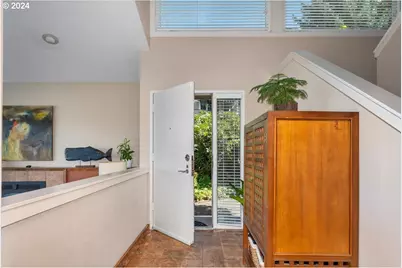 419 N Tomahawk Island Dr, Portland, OR 97217 - Photo 5