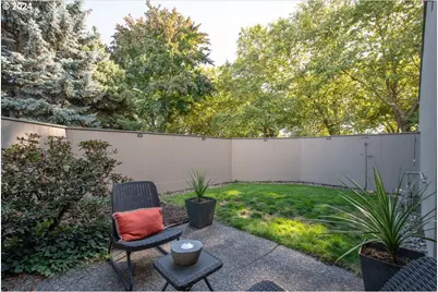 419 N Tomahawk Island Dr, Portland, OR 97217 - Photo 25