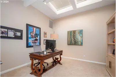 419 N Tomahawk Island Dr, Portland, OR 97217 - Photo 33