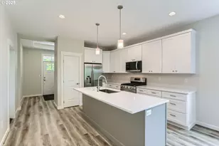 415 Pearl St, Oregon City, OR 97045 - Photo 5