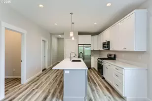 415 Pearl St, Oregon City, OR 97045 - Photo 11