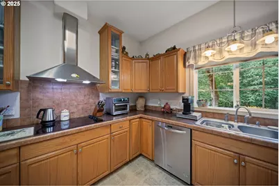 273 Golden Dr, Scottsburg, OR 97473 - Photo 23