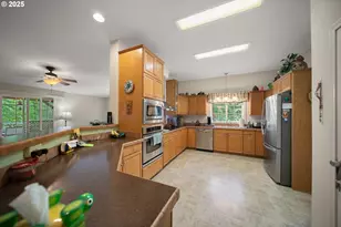 273 Golden Dr, Scottsburg, OR 97473 - Photo 21