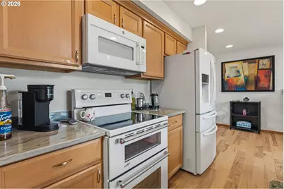 16100 SW Queen Victoria Pl, King City, OR 97224 - Photo 11
