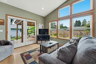 16100 SW Queen Victoria Pl, King City, OR 97224 - Photo 5