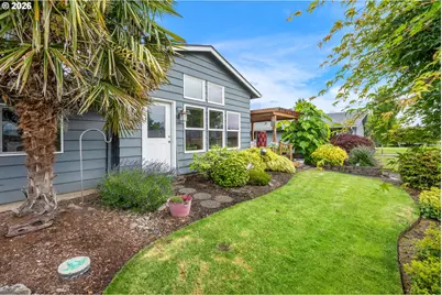 16100 SW Queen Victoria Pl, King City, OR 97224 - Photo 31