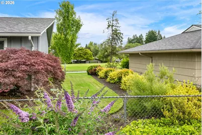 16100 SW Queen Victoria Pl, King City, OR 97224 - Photo 33