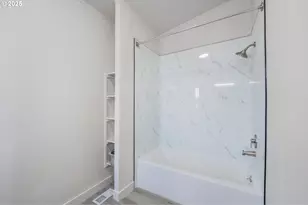 597 Barley St, Woodburn, OR 97071 - Photo 15