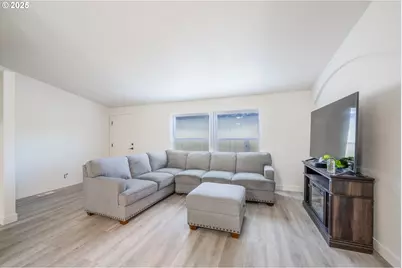 597 Barley St, Woodburn, OR 97071 - Photo 3