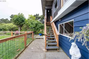 820 Jackson Ave SW, Bandon, OR 97411 - Photo 39