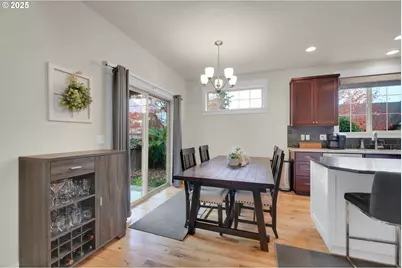 303 Lenore Loop, Eugene, OR 97404 - Photo 7