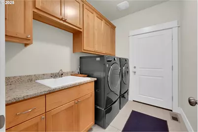 303 Lenore Loop, Eugene, OR 97404 - Photo 17