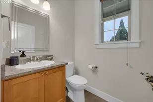 303 Lenore Loop, Eugene, OR 97404 - Photo 15