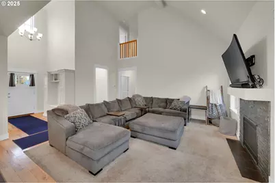 303 Lenore Loop, Eugene, OR 97404 - Photo 5