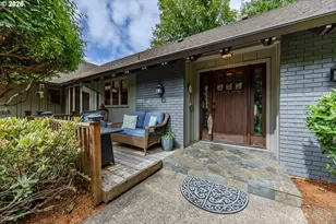 2798 Firwood Way, Eugene, OR 97401 - Photo 5