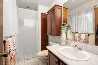 4525 NW Columbia Ave, Portland, OR 97229 - Photo 23