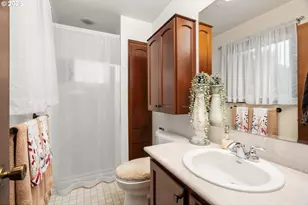 4525 NW Columbia Ave, Portland, OR 97229 - Photo 23