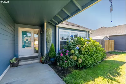 387 SE 7th Ave, Canby, OR 97013 - Photo 3