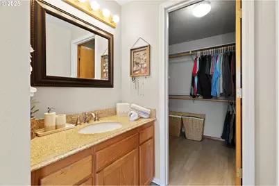 387 SE 7th Ave, Canby, OR 97013 - Photo 31