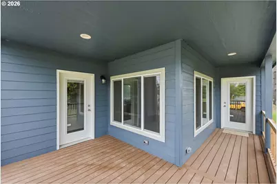 1560 Monroe St, North Bend, OR 97459 - Photo 5