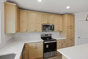 1560 Monroe St, North Bend, OR 97459 - Photo 11
