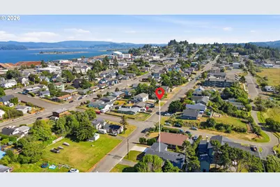 1560 Monroe St, North Bend, OR 97459 - Photo 45