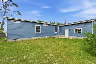 1560 Monroe St, North Bend, OR 97459 - Photo 35